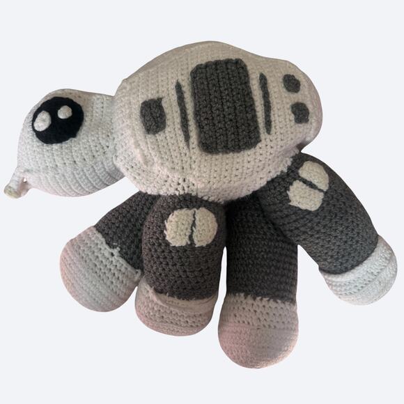 Handmade crochet AT-AT-inspired walker‎ robot plush white/charcoal – OS - Picture 3 of 9